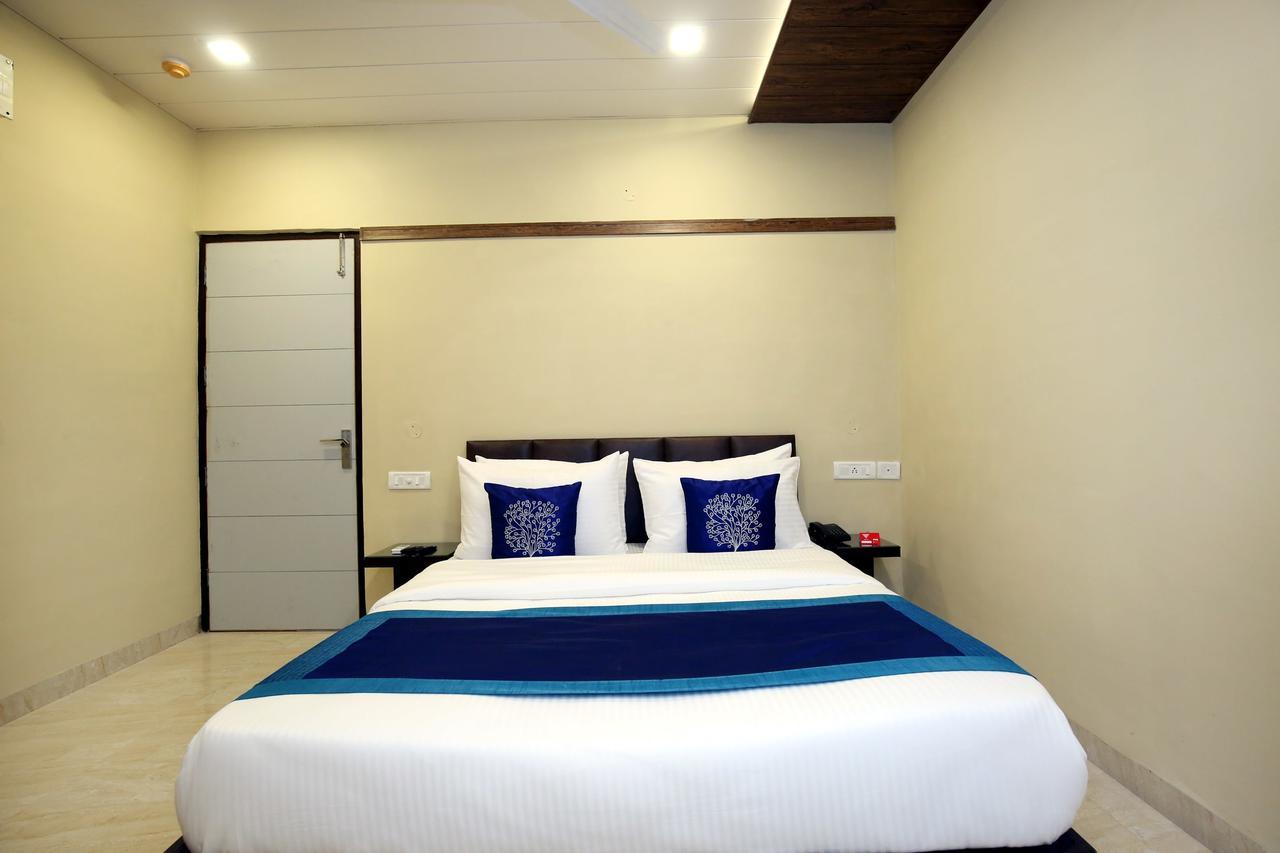 Capital O 9822 Hotel Seven Chandīgarh Εξωτερικό φωτογραφία