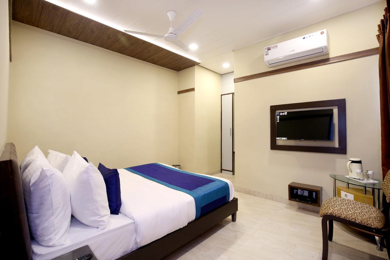 Capital O 9822 Hotel Seven Chandīgarh Εξωτερικό φωτογραφία