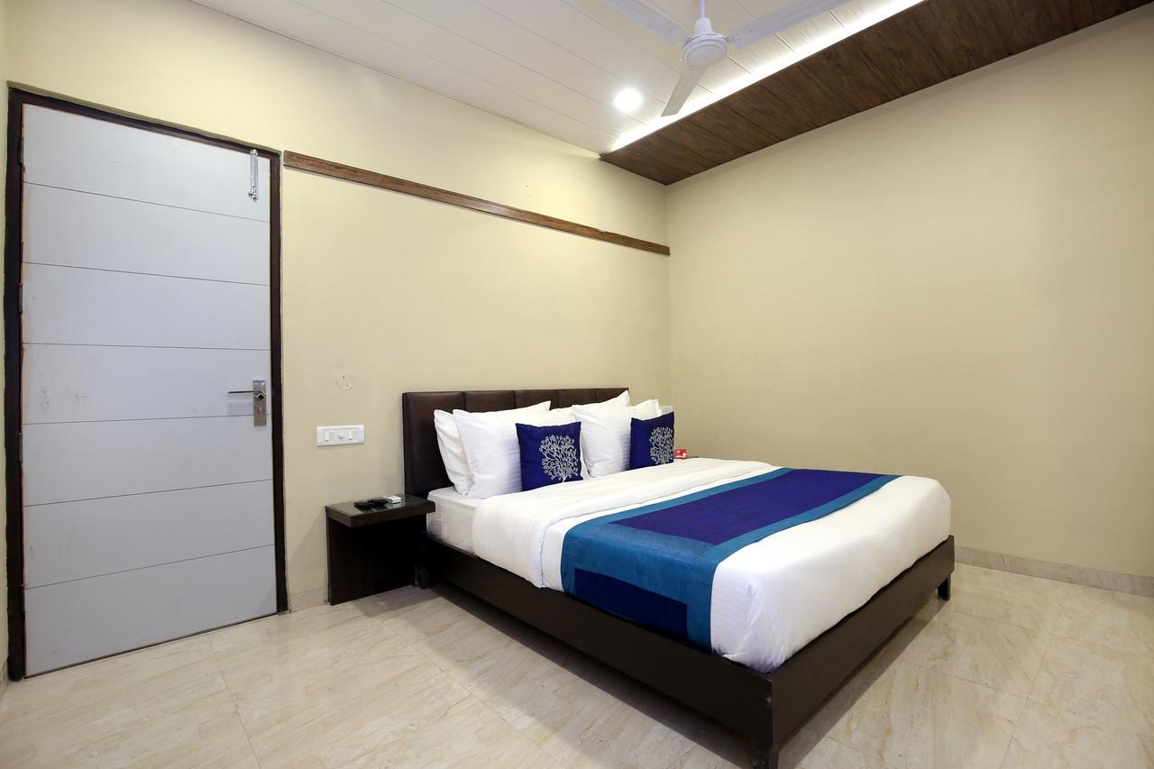 Capital O 9822 Hotel Seven Chandīgarh Εξωτερικό φωτογραφία