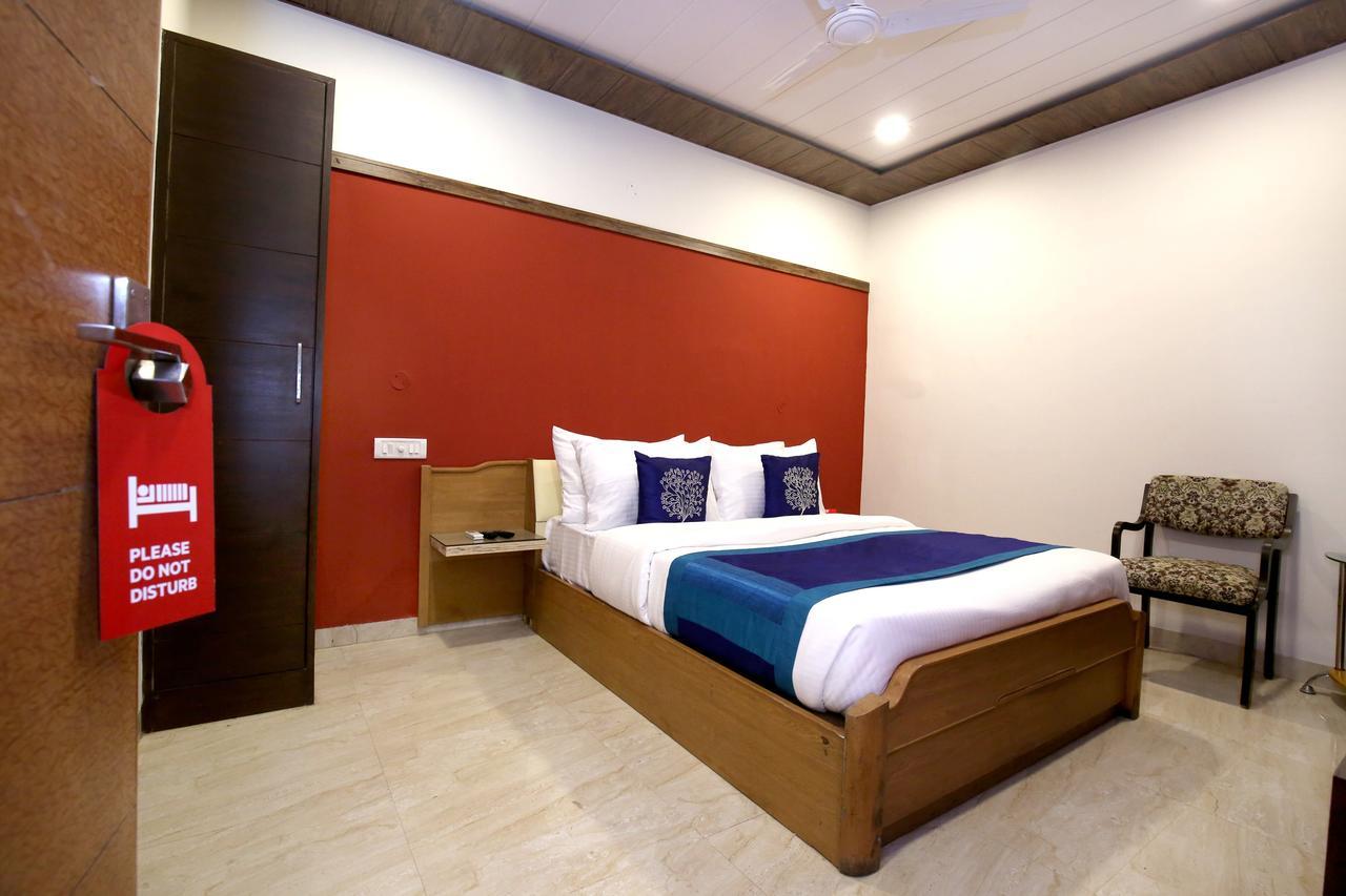 Capital O 9822 Hotel Seven Chandīgarh Εξωτερικό φωτογραφία