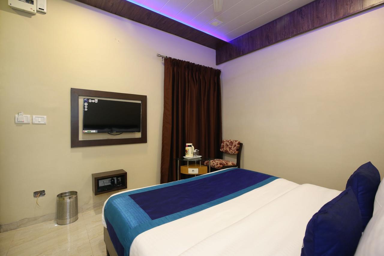 Capital O 9822 Hotel Seven Chandīgarh Εξωτερικό φωτογραφία