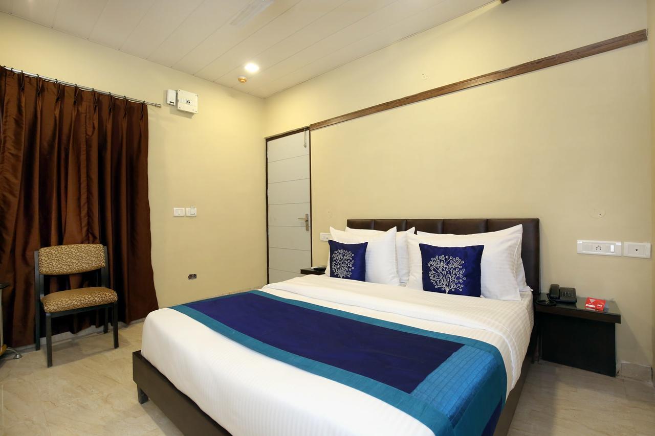 Capital O 9822 Hotel Seven Chandīgarh Εξωτερικό φωτογραφία