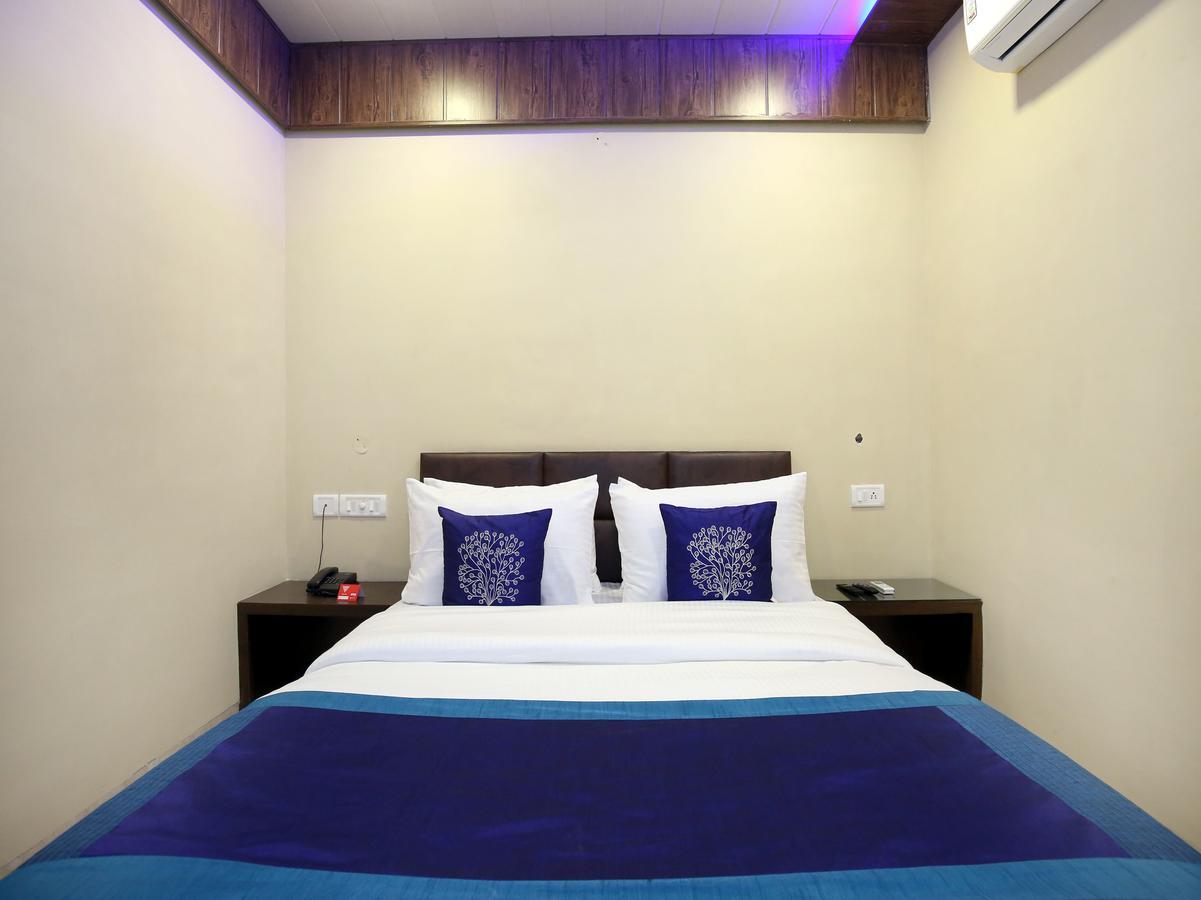 Capital O 9822 Hotel Seven Chandīgarh Εξωτερικό φωτογραφία